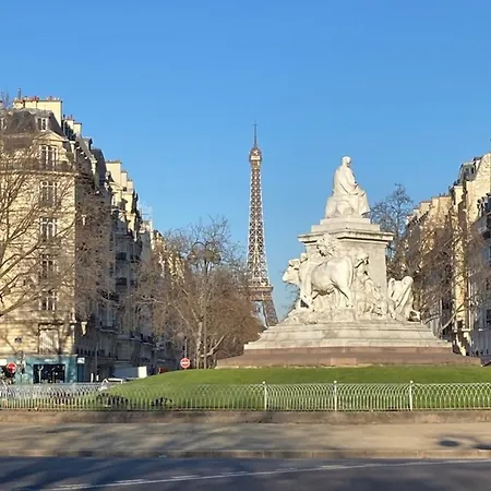 Eiffel Tower & Invalides - Superb *